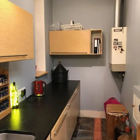 Classical On Alberta St Free Locked Parkings * 里加