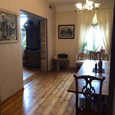 Nice Classical Studio Apartment On Alberta St Free Locked Parkings *