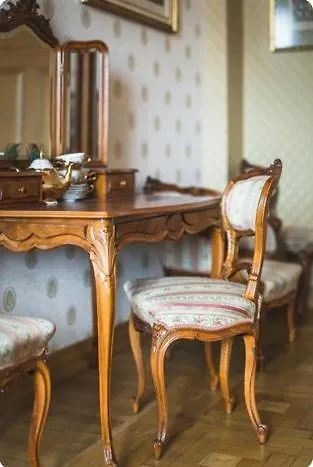 Classical On Alberta St Free Locked Parkings