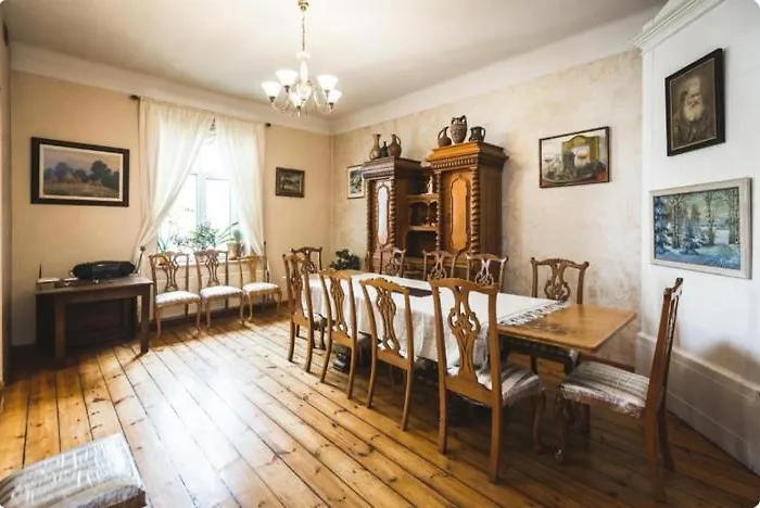 Classical On Alberta St Free Locked Parkings *