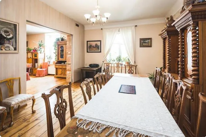 Classical On Alberta St Free Locked Parkings 民宿 里加