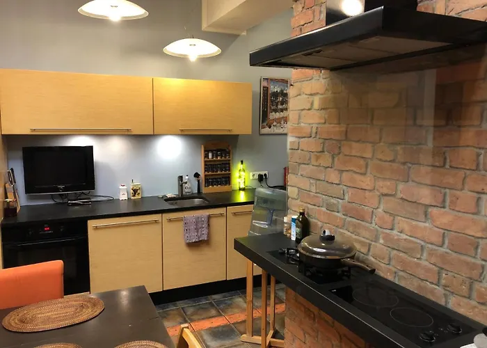 Classical On Alberta St Free Locked Parkings