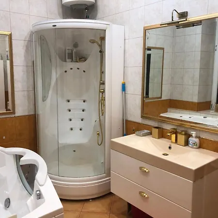 Classical On Alberta St Free Locked Parkings Quarto em Acomodações Particulares Riga