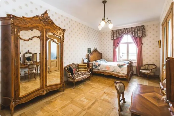 Quarto em Acomodações Particulares Classical On Alberta St Free Locked Parkings Riga
